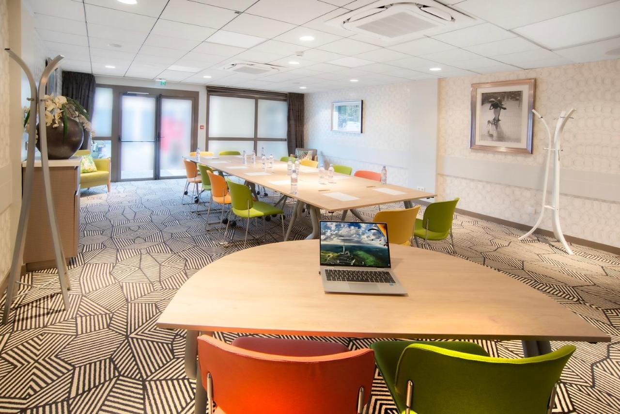Hotel Ibis Styles Clermont-Ferrand Aeroport Zewnętrze zdjęcie