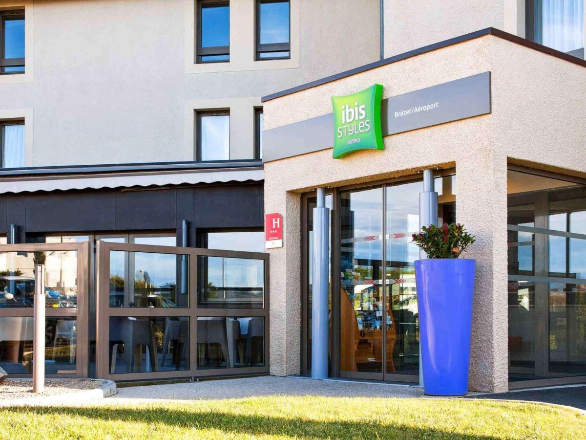 Hotel Ibis Styles Clermont-Ferrand Aeroport Zewnętrze zdjęcie